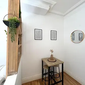 Apartment Flat 12, 10 St John's Road, Bournemouth